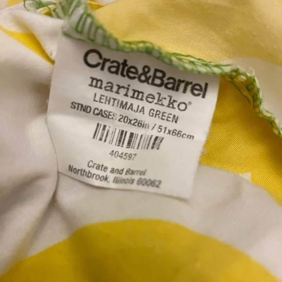 Crate & Barrel Queen flat sheet and 1 standard pillowcase - Picture 2 of 4